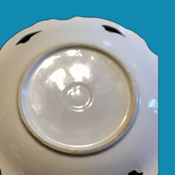 1950's-1960's Peach Luster Reticulated Decorative Bowl with Gold trim - Picture 5 of 5